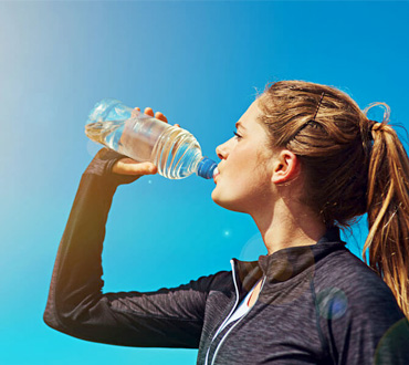 چرا باید در هنگام ورزش آب بنوشیم؟